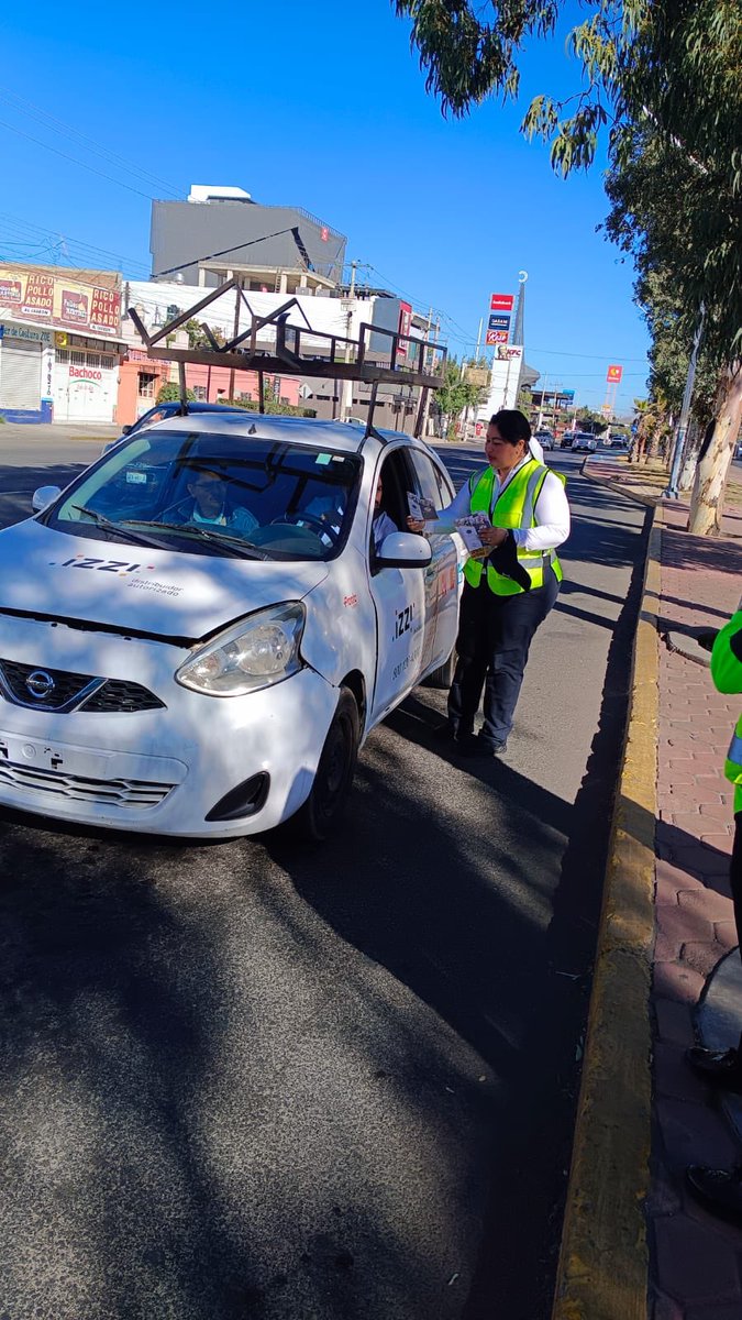 DMSPDGO's tweet photo. Continúa campaña #ConduzcaSinRedes, buscando hacer conciencia sobre no utilizar el celular 📵🚘 mientras se conduce, evitando accidentes con resultados fatales. https://t.co/tszBoTqkua