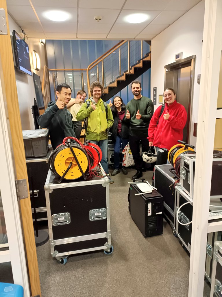 Mantis rigging kick-off right now! Our master of ceremonies @gDujat on the crane, setting the theater lights before the Mantis crew moves tones of @Genelec speakers!