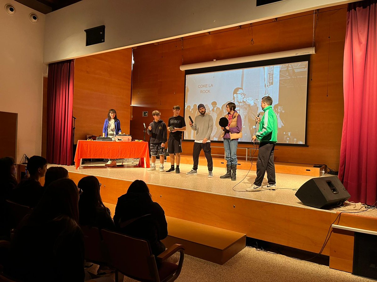 ESCOLA ELISABETH. SETMANA DE LA MÚSICA. Celebració de Santa Cecília a l’ESO. Els alumnes són part activa de l'espectacle “Freqüències urbanes: Hip-Hop”. Fantàstic!!!