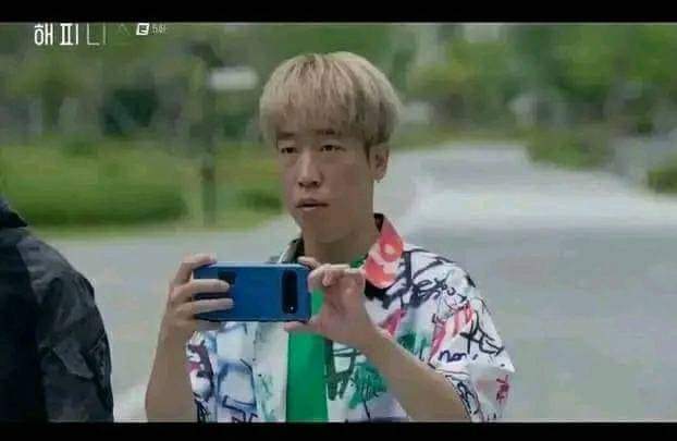 ilkurham's tweet photo. @VIVAcoid Fix jokowi gak jelas, bisa ya orang kaya gitu jadi presiden, gak ada sikap negarawannya https://t.co/3ZP9JR2UEy