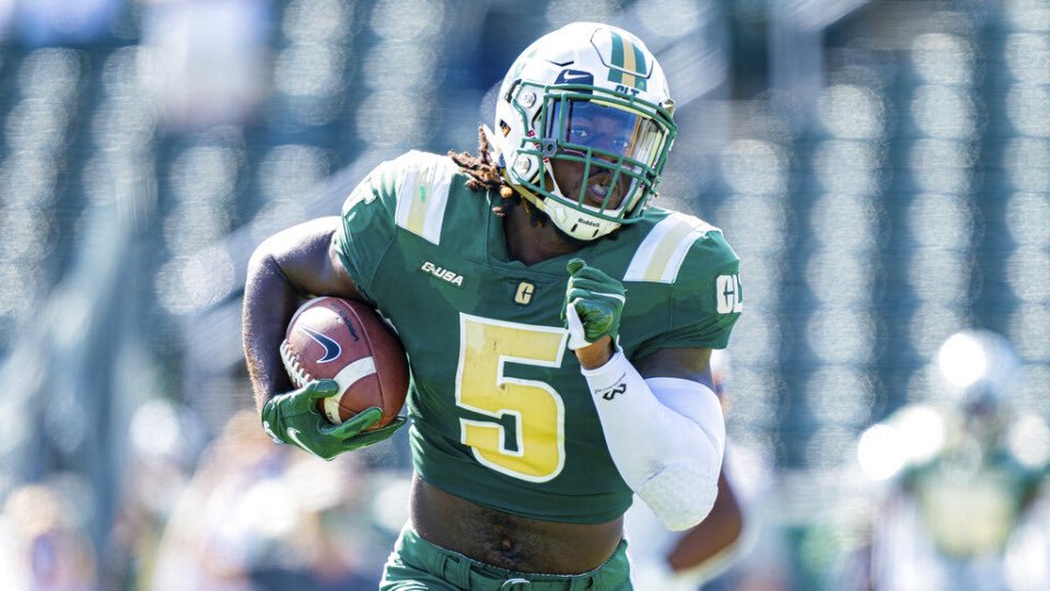 lonnie2152's tweet photo. Extremely Blessed to Receive an Offer from University of North Carolina at
Charlotte 🟢⛏   @JacksonBlock17 @markduda73 @LCFalconsFB @BiffPoggi  @JUCOFFrenzy @JuCoFootballACE @MikeWakins @EdOBrienCFB https://t.co/KyXDctN19e