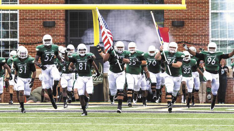 lonnie2152's tweet photo. Extremely Blessed to Receive an Offer from University of North Carolina at
Charlotte 🟢⛏   @JacksonBlock17 @markduda73 @LCFalconsFB @BiffPoggi  @JUCOFFrenzy @JuCoFootballACE @MikeWakins @EdOBrienCFB https://t.co/KyXDctN19e