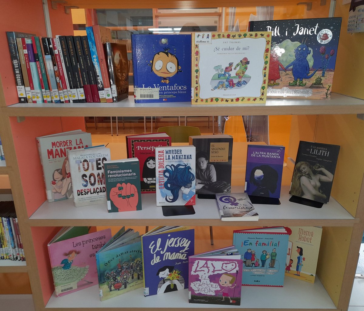 BpmCallosa's tweet photo. Hoy, #25N, Día Internacional de la Eliminación de la #ViolenciaDeGenero Contra las #Mujeres, queremos destacar la labor de todas aquellas #bibliotecas que con sus puntos o estanterías violeta 💜 difunden la #cultura y el #feminismo. https://t.co/t5yzWnyLnE