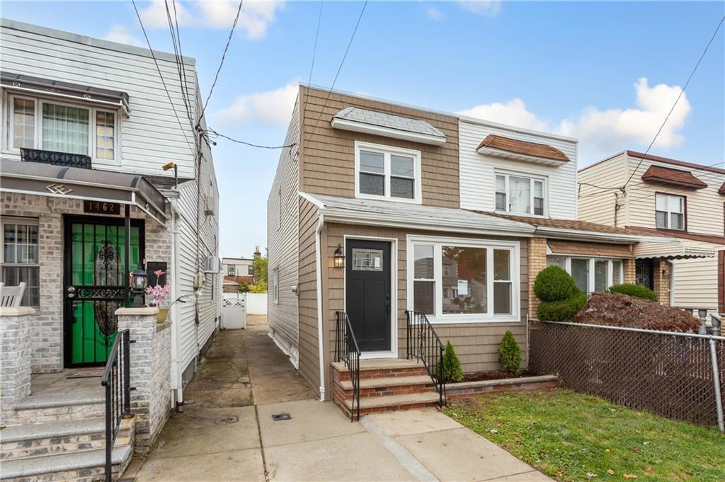 FillmoreRE's tweet image. 🎈🎈OPEN HOUSE: 1460 East 56th Street, Brooklyn, NY

3 🛏️ Bedrooms, 1+ 🛁 Bathroom | One Family

🎈🎈 Nov 26th, 1:00 pm - 3:00 pm &amp;amp;  Nov 27th, 2:00 pm - 4:00 pm  🎈🎈

Call Barbara Horan at 📱718-377-6161 to schedule a private showing!

#BHHSFillmore #OpenHouse