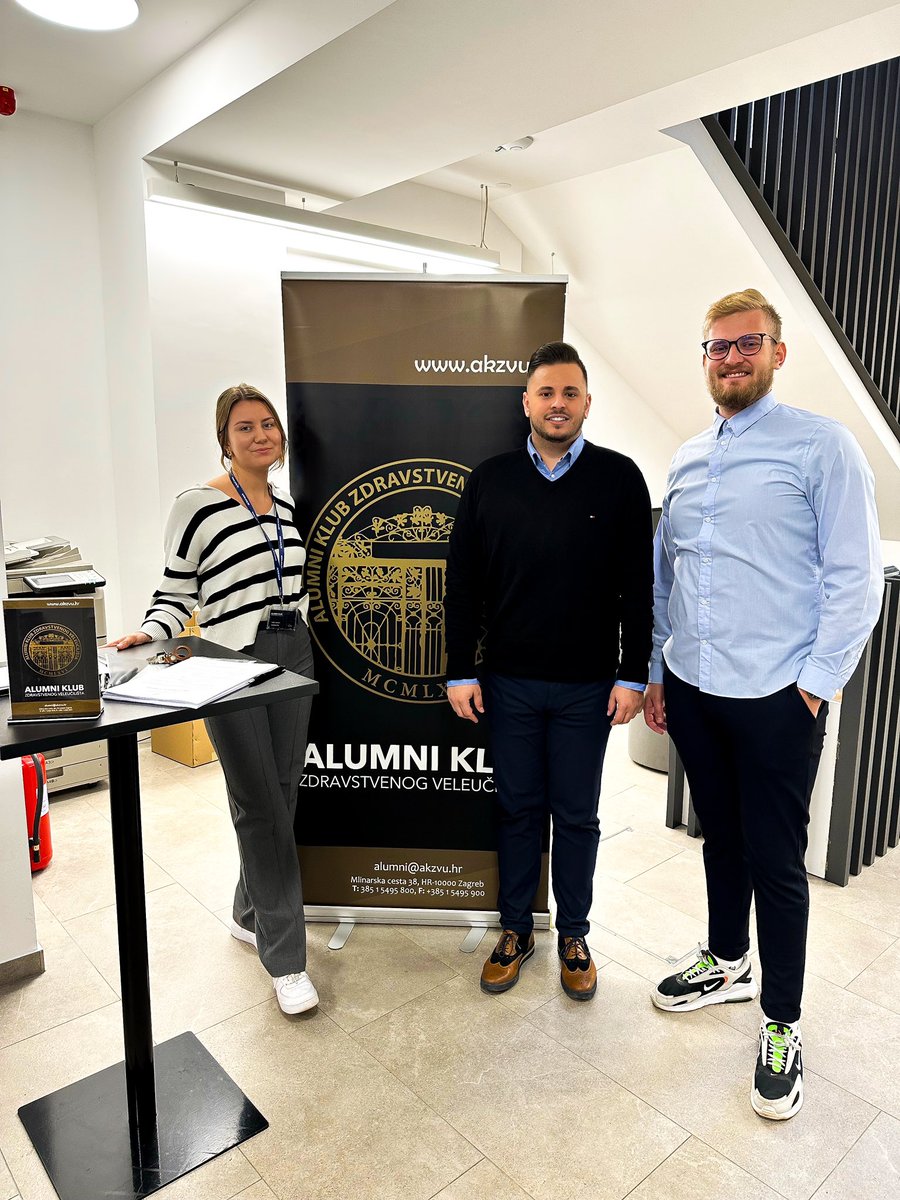 Nakon tri izazovne godine COVID nastave, diplome je primila nova generacija studenata, a <a href="/akzvu/">Alumni Zdravstvenog veleučilišta</a> postao brojniji za 70-ak novih članova. 👏🏻Dopredsjednik Boris Ilić i Alumni volonteri Anđela Kovač i Luka Havaši 📸