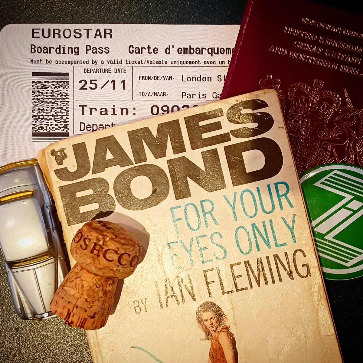 Mark0Connell's tweet photo. 'When Bond was in Paris he invariably stuck to the same addresses.'

Paris is yearning as this bullet catcher is on assignment dancing into a Bond '85 fire &amp; hoping to break most of the Napoleonic code. Twice. 
#Paris #JamesBond #IanFleming #AViewtoAKill #CatchingBullets https://t.co/d7FBZORLHF