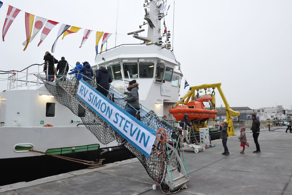 Addressing plastic waste in our 🌊- a global challenge investigated by #ExpeditieSimonStevin - <a href="/UNESCOEU/">UNESCO EU</a> Director highlighted <a href="/UNEP/">UN Environment Programme</a>'s #CleanSeas campaign which has achieved meaningful actions from governments, private sector, civil society in “turning the tide” against plastic.