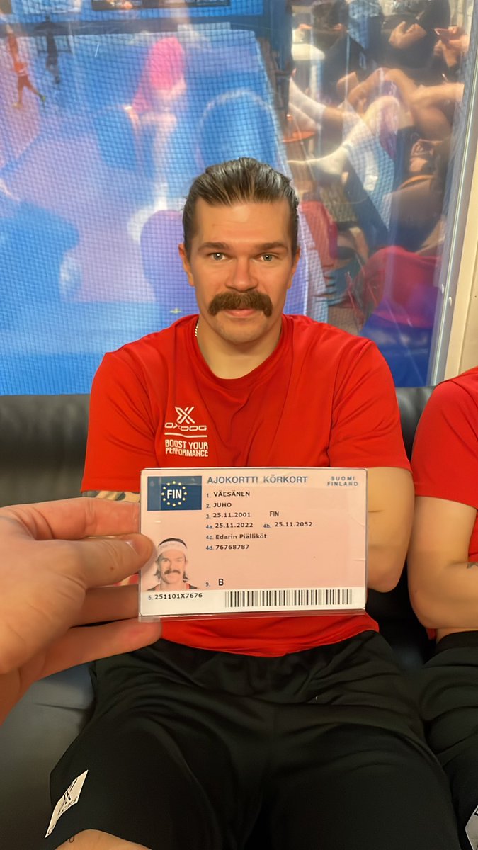 Hoidettiin henkilöpaperit <a href="/JosbaFloorball/">Josba Floorball</a> A-junioreitten peliin huomiseks sm-tasonmittaus peliin ÅIF A-jun vastaan!!! Huomenna 14:00 Ingman Areena be there 💪🏻💪🏻💪🏻