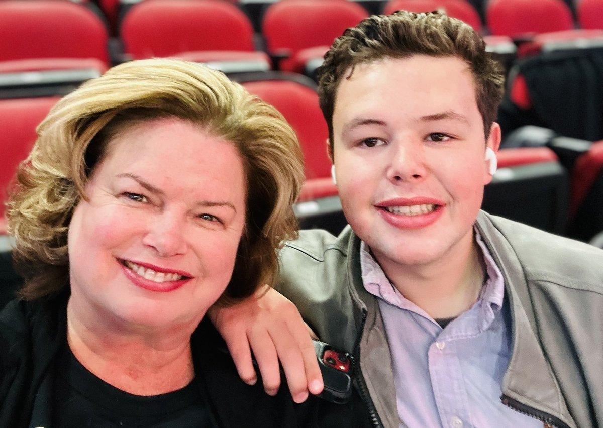 lkstaylor's tweet photo. First game in person after knee surgery, and so thankful to be back at the Yum for Louisville Women’s Basketball. #UofLWBB #GoCards https://t.co/H3CYKJO0wJ