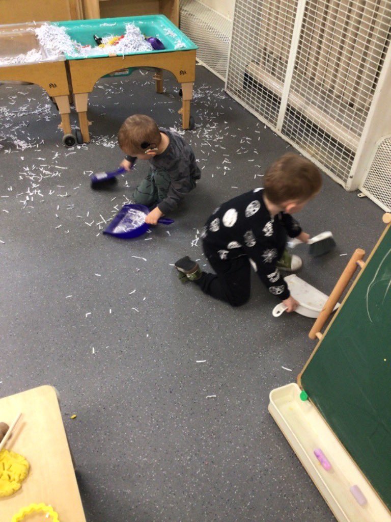 Nurseryboule's tweet image. Our children have had a very busy week #MarkMaking #Tidying #ColourSorting and building an incredible train track! #EarlyYears #LookingAfterOurEnvironment have a wonderful weekend everyone. We will see you all on Monday ☺️