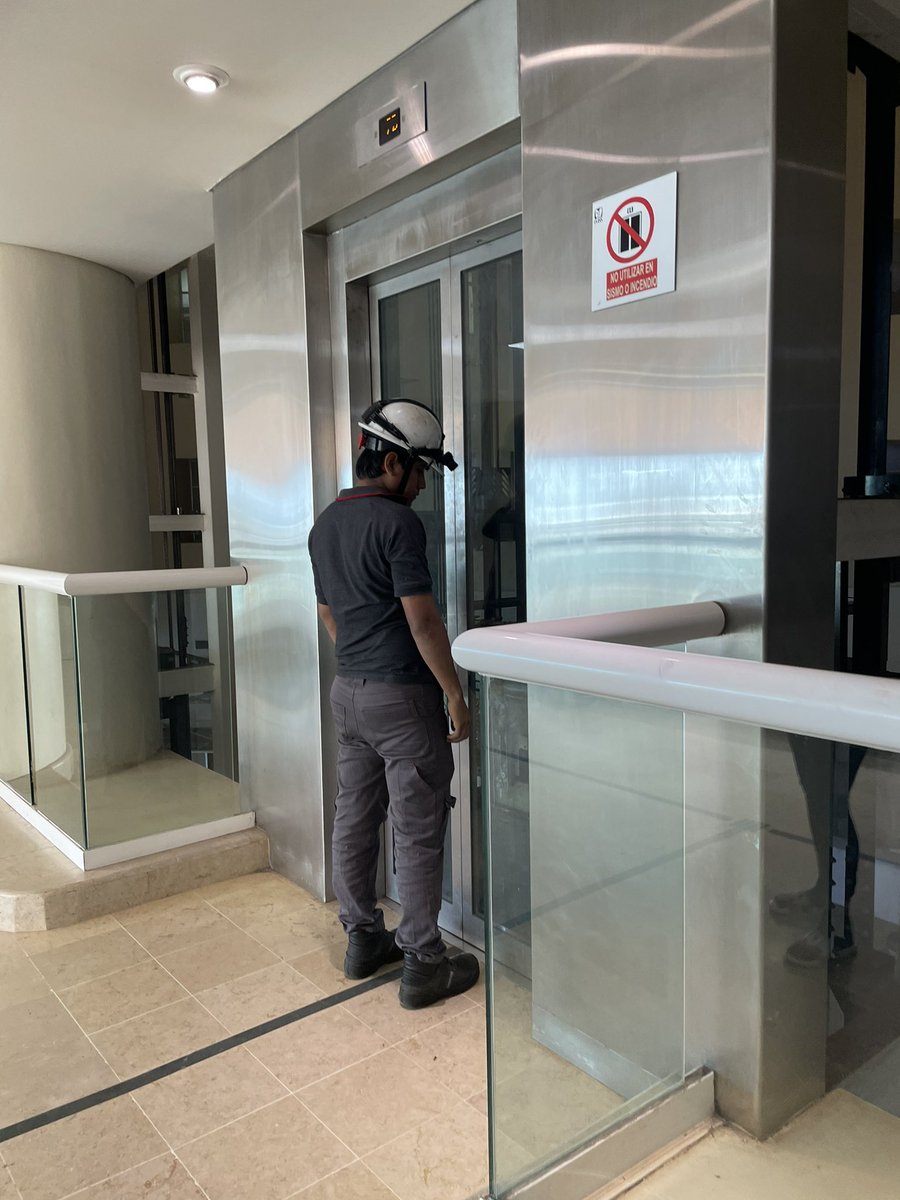 RubenOrtegaM's tweet photo. Increíble que en la Clinica 180 del @Tu_IMSS @imssjalcontigo en Tlajomulco no funcionen los elevadores 🤷🏻‍♂️ Dinamarca? @lopezobrador_ @zoerobledo @sonia_ssi @SergioRenedDios @Levario_J @maye_mariscal @alfredocejar @JonasJAL @bourjack @GabrielTorresEs Y el Sistema de Salud? https://t.co/Zth3H0hh4P
