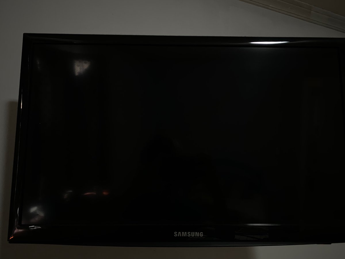 #BFSamsung 
#SamsungXlbai estos son mis artículos 
Galaxy S6, otro Galaxy S y una TV
Saludos desde México 😮‍💨