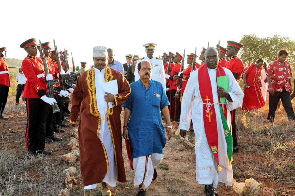GovernorMwadime's tweet photo. At Mwashoti Memorial Pillar commemoration service in remembrance of the African first world war soldiers and porters. #WW1Commemoration2022 #WekezaTaitaTaveta https://t.co/DVRtrJOEa1