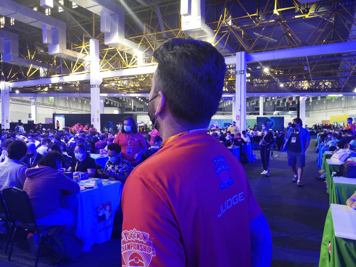 ParanoidOddish's tweet photo. Professors helping to keep this stunning event running smoothly #PlayPokemon #ThankYourJudge 🖤❤️ https://t.co/NcfaHoc7tb
