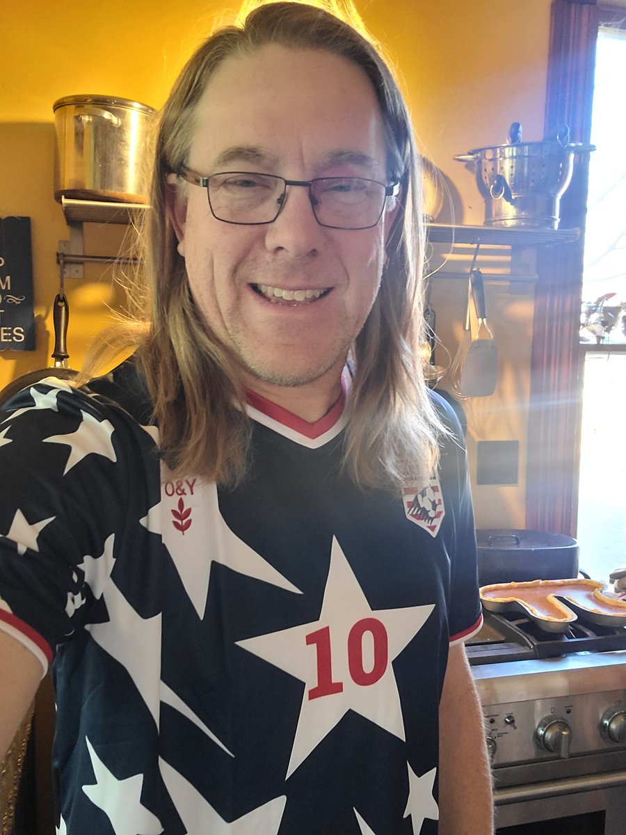 dougjotzke's tweet photo. #FittedFriday hits a little harder when you've got a #WC2022 game against ENG happening! 
@olive_york making the day look good so far! https://t.co/t0f80yFvHM