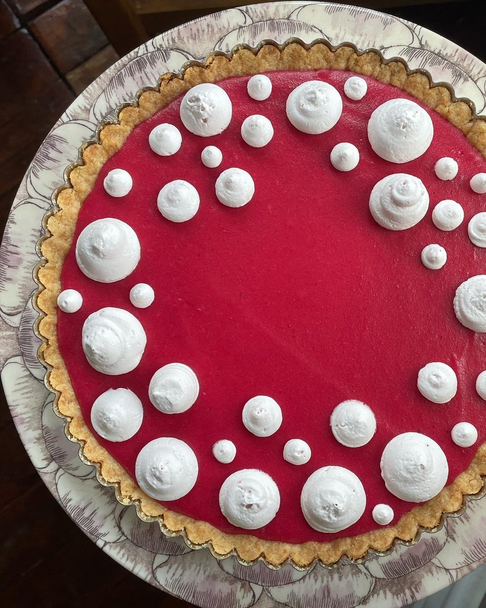 JoiAmanda's tweet photo. @rainbowrowell A bit late, but this is the Cranberry Curd Tart I made. It’s gluten-free! https://t.co/TeQtYWlFJW