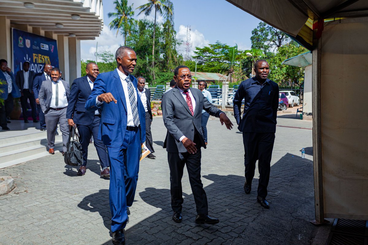Afruturist's tweet photo. It was an honour to host Hon. Omar Kipanga, Deputy Minister MoEST part of the #FiestaLianzishe grassroots innovation challenge with our partners @CloudsMediaLive @costechTANZANIA media plays a vital role in promoting inclusive innovation. We are looking forward to #MAKISATU https://t.co/l8xBhbft7J