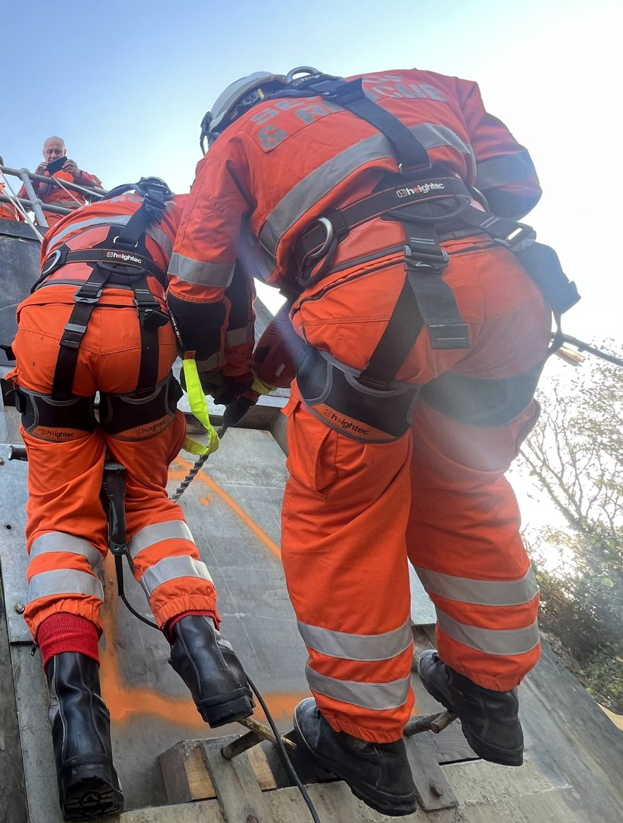 Lancashire USAR (@lfrs_usar) on Twitter photo Combining two disciplines today with breaking and breaching and working at height. An added bonus was <a href="/LFRS_HlthFitWel/">LFRS_ Health Fitness & Wellbeing</a> coming down to check in on everyone and brought 🍰 which we exchanged for some bristols so they could have a go. Combining two disciplines today with breaking and breaching and working at height. An added bonus was <a href="/LFRS_HlthFitWel/">LFRS_ Health Fitness & Wellbeing</a> coming down to check in on everyone and brought 🍰 which we exchanged for some bristols so they could have a go.
