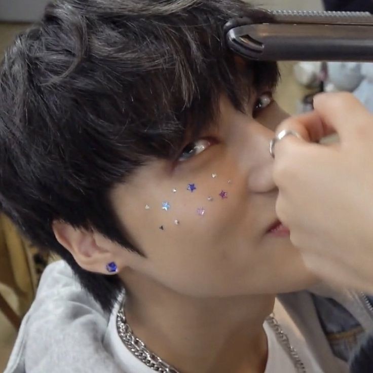 Hannah_one1's tweet photo. My happy little boy...
I'm so sorry for your lost 🙏
Please remember that our family is always here with us
You're not alone
And we love u so much
Always here and with u
Ily my love🤍

#AllRounderWooyoungDay
#우요생일_우영이_없으면_어찌살어
#에이티즈 #WOOYOUNG #우영 #WOOYOUNG https://t.co/Cr0QQEkx2G
