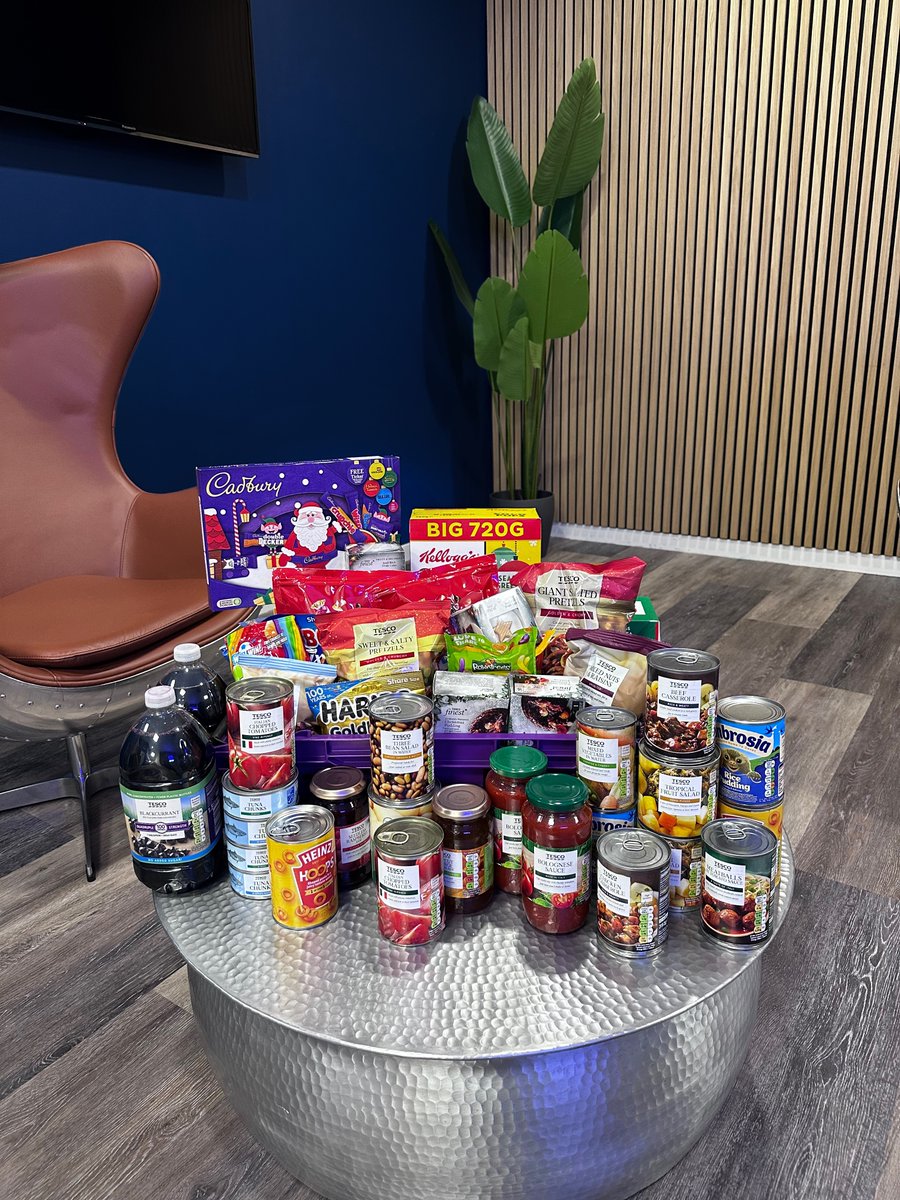 Another 5 boxes went off to the MK Food Bank this weekend! Great to see the team working together to give back over this festive period! 💕🎅🏼🎄🎁