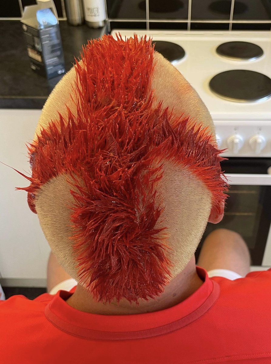 Had alot of people asking me to get me Euros hair cut back so if <a href="/England/">England</a> win tonight and this tweet gets 1k likes i will get the flag back in my hair for the rest of the #FIFAWorldCup #england #ENGUSA <a href="/BBCMOTD/">Match of the Day</a> <a href="/itvfootball/">ITV Football</a>
