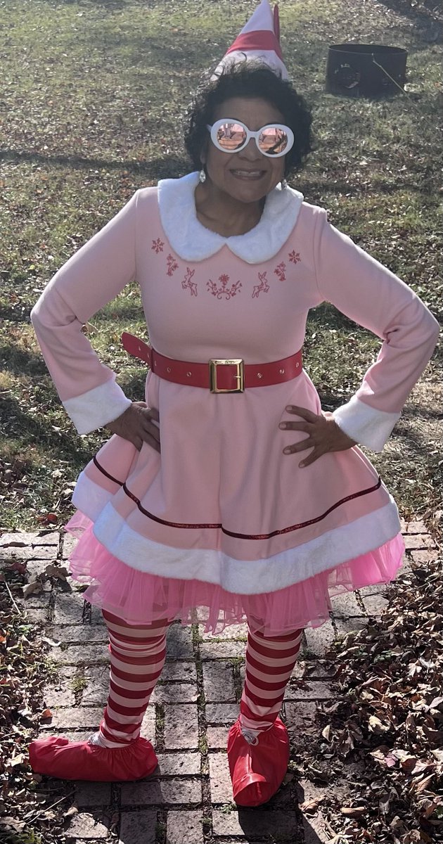 rosietexecano's tweet photo. Headed downtown Wapakoneta to spread holiday cheer ❤️ #PositiveVibes #elfoftheshelf #spreadcheernotfear #Christmas https://t.co/xqRIPU2Sw2