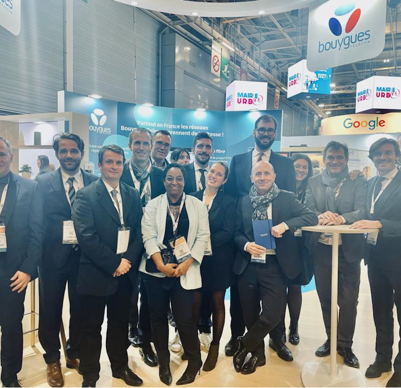 6/6 
💙 Pour clôturer ce #thread, un mot : MERCI
aux équipes #RSE, <a href="/FondationBytel/">Fondation Bouygues Telecom</a>, <a href="/H4Dev/">H4D - Health for Development</a>, #Innovation, #SAV, <a href="/BouyguesTel_Ent/">Bouygues Telecom Entreprises</a>, Relations Extérieures,

et à vous pour votre présence, votre participation à notre jeu concours et vos échanges chaleureux !

👋 A l'année prochaine