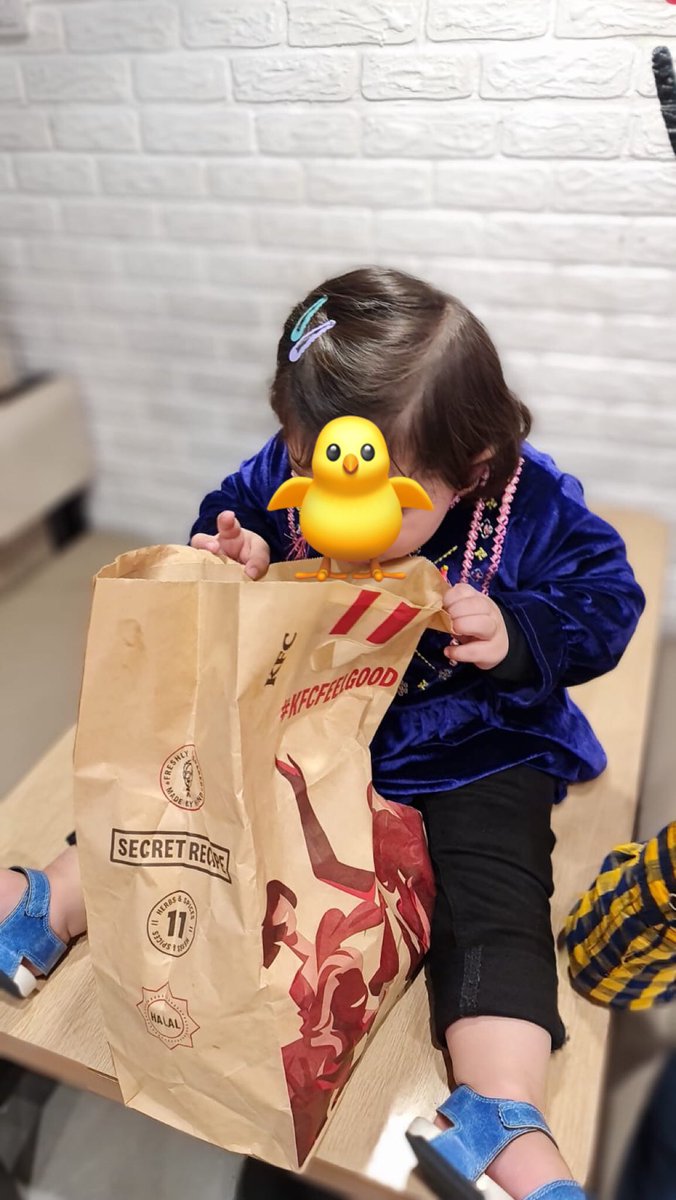 wasilabatool's tweet photo. even my gugu knows kfc supremacy 
@radioactivee22 🫠🥹 https://t.co/HN3CabkMvJ