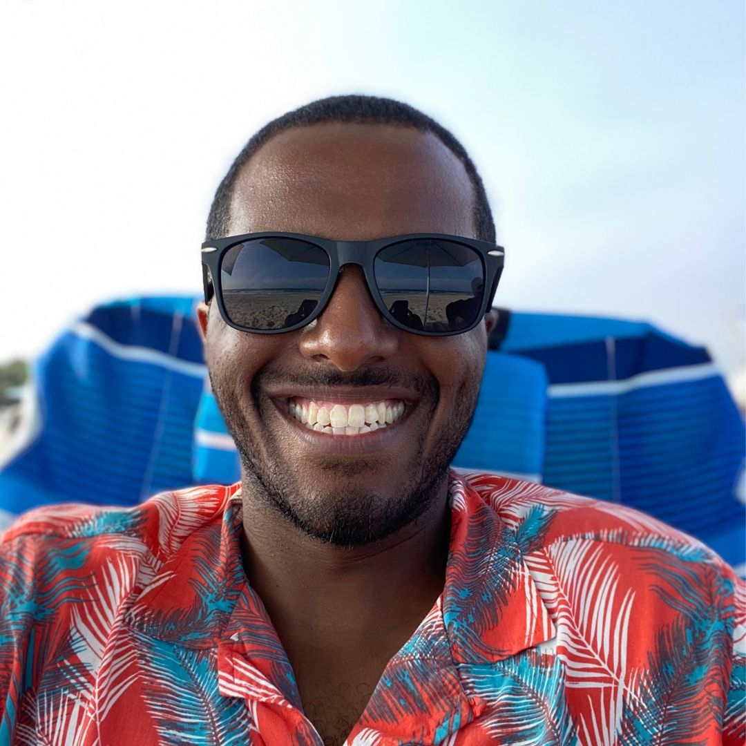 rooksdm's tweet photo. Can we please bring back summer again? ☃️❄️
.
.
.
#sunnies #summer #RooksDM https://t.co/B3FZWqkyew