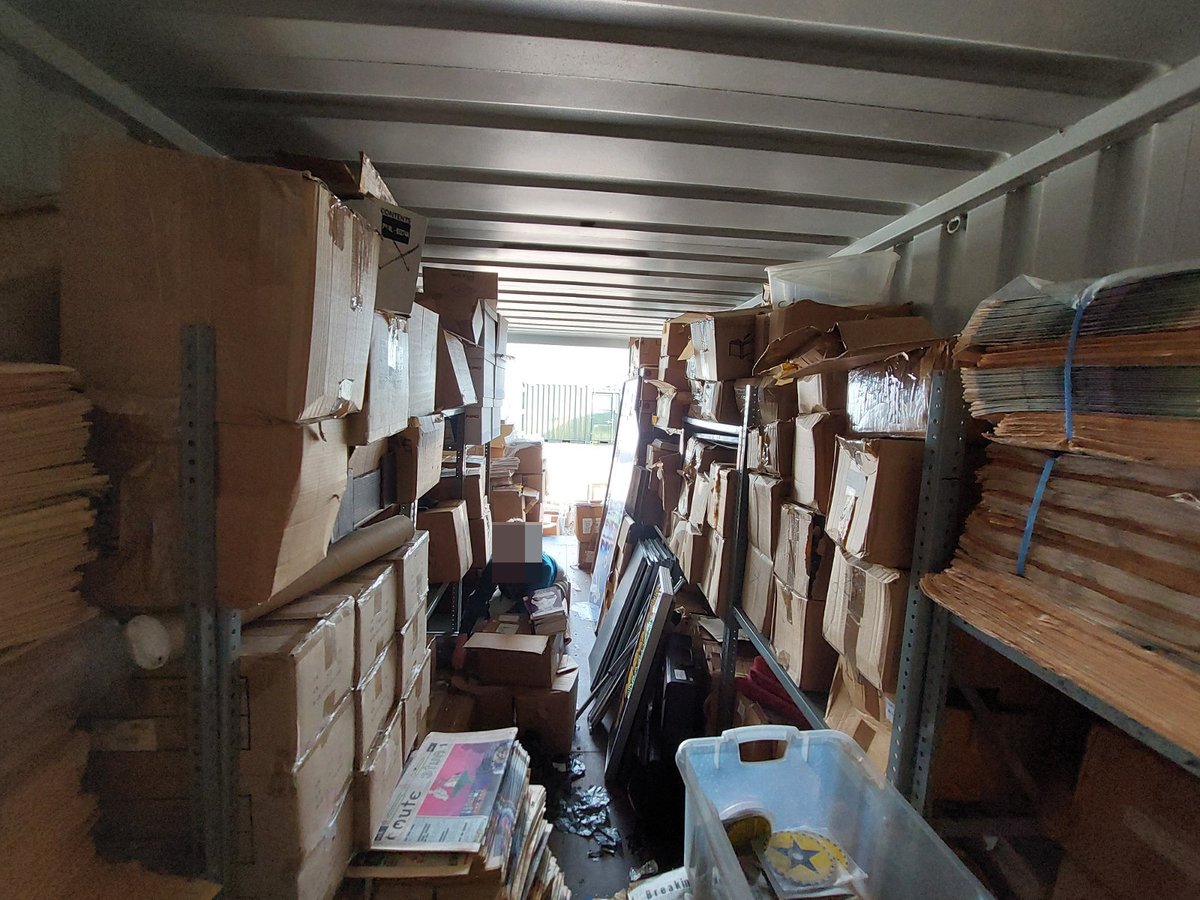 MuteMagazine's tweet photo. #mutearchive #mute How it started. How it's going - inside view ;-) Between June and Sept the shipping container got cleared out - with archive docs, matrials, and 100 pristine full back issues sets distributed to Cornwall and Berlin. #archive Read online https://t.co/NGUo8zSAai https://t.co/1XN6wpiyqk