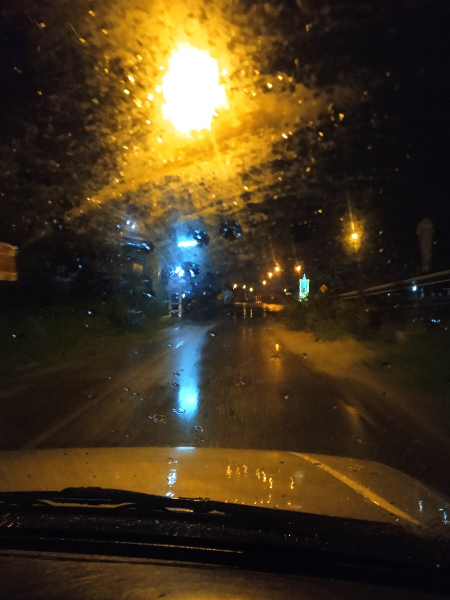 พร้อมไปหาในเวลาฝนตก ☔