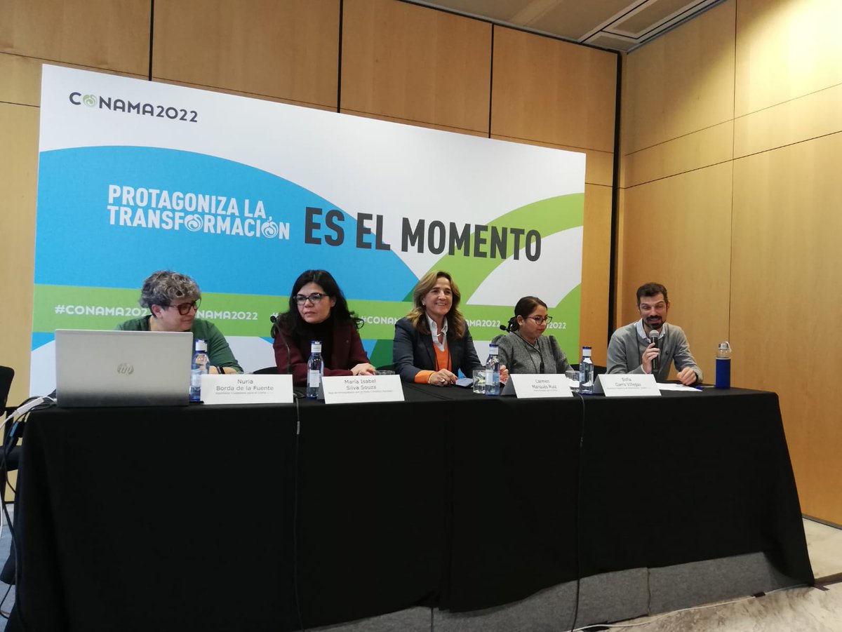 Mesa1- Moderada por <a href="/cg_aranda/">César García Aranda</a> "Por una #gobernanza ciudadana del clima" con <a href="/sofia_gvillegas/">Sofía Garro</a> <a href="/mamenmarquesita/">Carmen Marqués Ruiz</a> <a href="/Isabelsilva_7/">Isabel Silva</a> <a href="/ClimaticosSpain/">Embajadores Por el Pacto Climático España</a> y Nuria Borda <a href="/asambleaclimaes/">Asamblea Ciudadana para el Clima</a>
Presentación de nuestra red, la asamblea ciudadana y RRSS de los Embajadores #EUClimatePact en #CONAMA2022