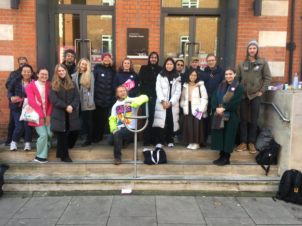 Chandler House on Strike (@chonstrike) on Twitter photo Today's picket at UCL's Chandler House with <a href="/UCLlingsoc/">UCL LingSoc</a> solidarity picnic. #UCUstrike #ucuRISING <a href="/LinguisticsUCL/">UCL Linguistics</a> <a href="/UCL_UCU/">UCL-UCU Stop the Destruction of Higher Education</a> Today's picket at UCL's Chandler House with <a href="/UCLlingsoc/">UCL LingSoc</a> solidarity picnic. #UCUstrike #ucuRISING <a href="/LinguisticsUCL/">UCL Linguistics</a> <a href="/UCL_UCU/">UCL-UCU Stop the Destruction of Higher Education</a>