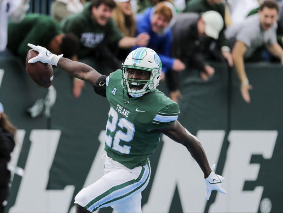 FearTheWaveBlog's tweet photo. Congrats to Tyjae Spears who becomes the 6th Tulane RB to reach 1000+ yards rushing in a season. 

Joins Matt Forte, Mewelde Moore, Eddie Price, Darius Bradwell, and Andre Anderson who reached that mark. https://t.co/2YDSRd1gUV