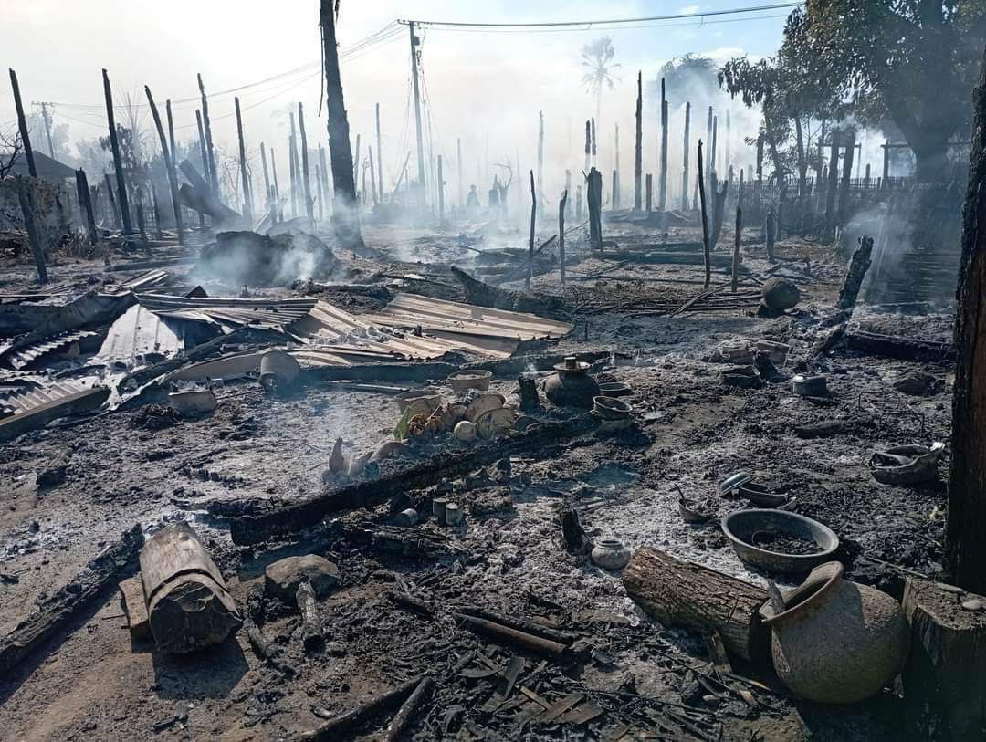 yuri_yukimura's tweet photo. As of yesterday, SAC troops abducted killed Ko Khine Zaw Than, the resident from Gangaw tsp, Magway division. Moreover, they burnt down 34 civilian houses from Waryinchaing village, Hteelin tsp. #2022Nov25Coup #HelpMyanmarIDPs #WhatsHappeningInMyanmar https://t.co/HSoW6HR24U