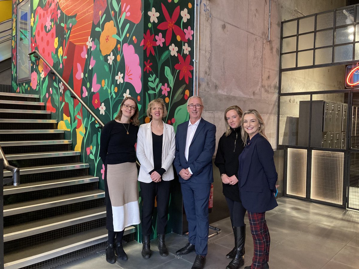 ivanabacik's tweet photo. Delighted to be invited to present the #TransitionYear @Google #Dublin programme certificates today to the brilliant TY students from ⁦@MarianCollege⁩ @RingsendC ⁦@WestlandrowTY⁩ ⁦@LarkinCDETB⁩ #celebratingeducation https://t.co/c8IDIc7sZ4