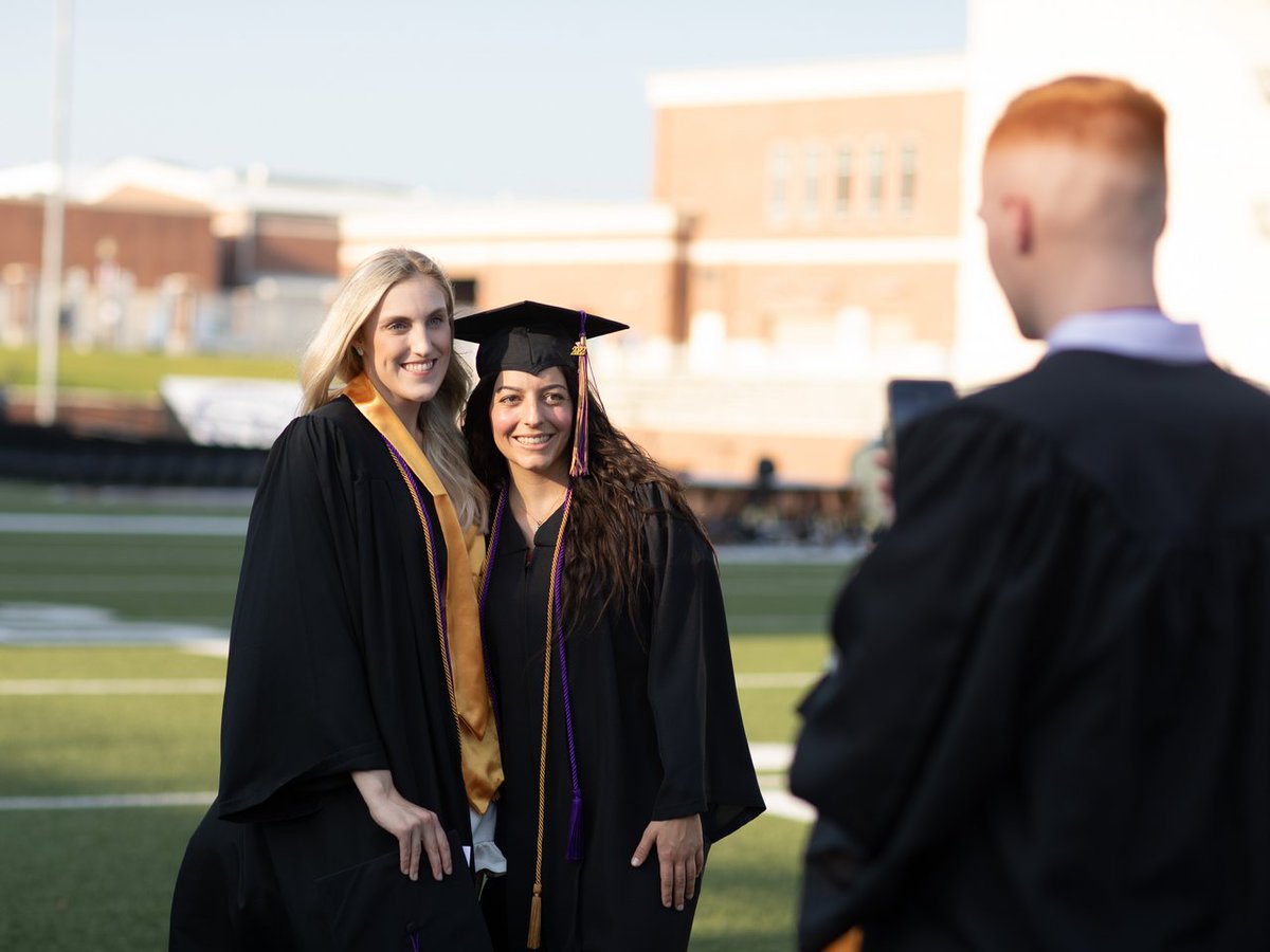 UMHB's tweet photo. Hey Class of 2022, commencement is just ONE WEEK away!

Tag your photos with #UMHBGrad, and we'll share them on the screen during commencement. https://t.co/vQHWxfubnb