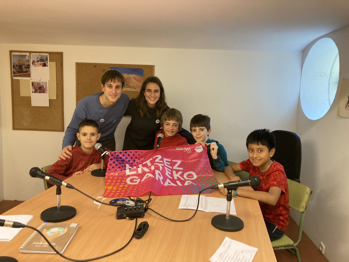 Gaur Langile Ikastolako Koxkox Irratian elkarrizketatuak izan gara! 📻

Guretzat plazera izan da berriz ere ikastolako irratian parte hartzea!!! 🙌🏼

Eskerrik asko Langile Ikastolako irakasle eta ikasleei bertan egoteko aukera eskaintzeagatik! 💚
