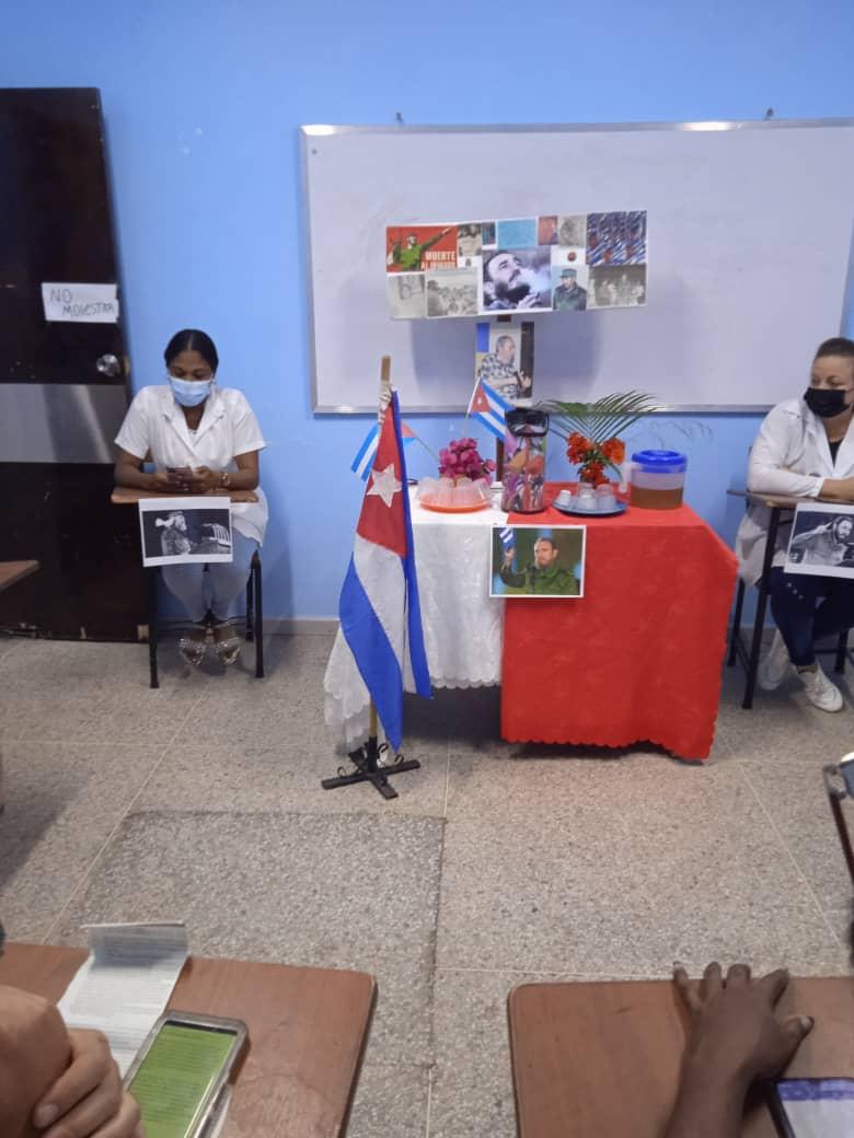 Inspirados en el ejemplo del Comandante en Jefe, los colaboradores llevando salud yesperanza en la tierra de Bolívar, Chávez y Maduro #FidelPorSiempre #CubaPorLaVida <a href="/cubacooperaven/">Brigada Médica Cubana en Venezuela</a> <a href="/minsapcuba/">Ministerio de Salud Pública de Cuba</a> #Cuba @CubCooperaVeGua #YoVotoEl27 #VoluntadDeElegir