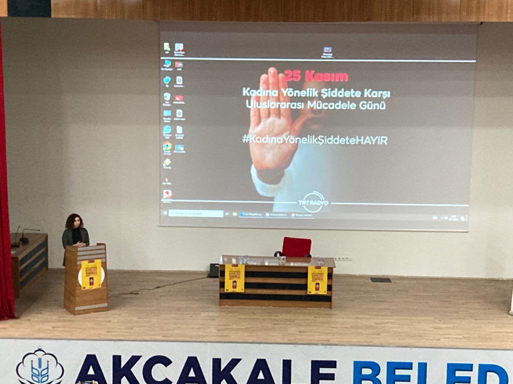 AkcakaleShm's tweet photo. 25 Kasım Kadına Yönelik Şiddete Karşı Uluslararası Mücadele Günü kapsamında Akçakale Sosyal Hizmet Merkezi tarafından düzenlenen programda; Pedagog Meryem GÜLTEKİN tarafından  "AİLE İÇİ ŞİDDET " temalı konferans verildi. Programda katılımcılara,  KADES uygulaması anlatıldı. https://t.co/U9JgfzFQzU