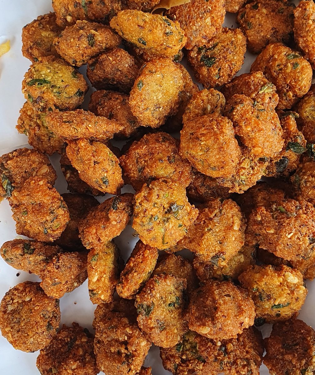 Discover_Msa's tweet image. Bhajia za kunde. These go so well with chutney...uhlalaaaa! 😋 

#thestreetfoodofmombasa #discovermombasa #discover001