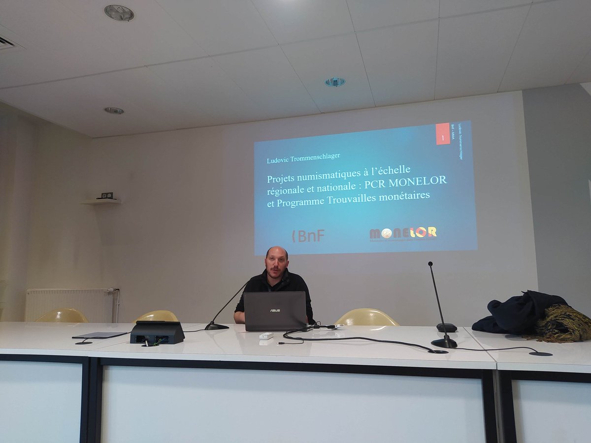 BodetAlexandre1's tweet photo. 👉Le but ? Reconstituer et comprendre la chaîne opératoire de fabrication de ces monnaies. Ludovic nous a également présenté ses travaux dans le cadre du programme Trouvailles monétaire de @laBnF ! https://t.co/dKwvN2can6