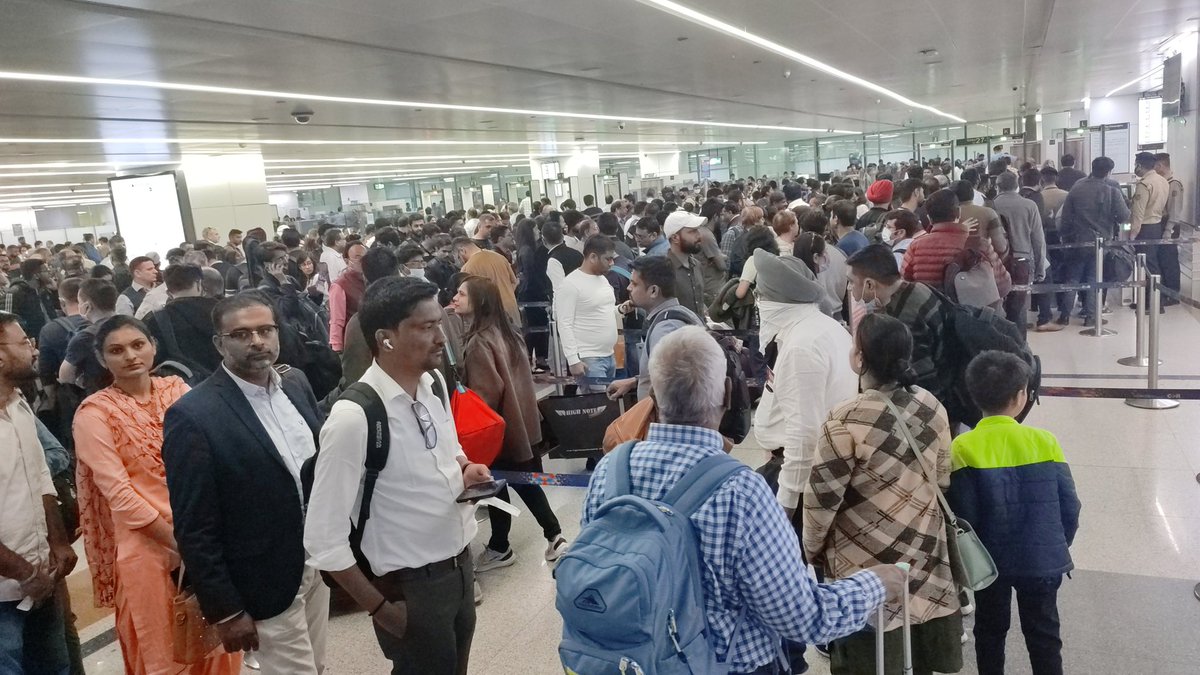 swash_11's tweet photo. #delhiairport the worst experience!! No management of crowd, no staff for assistance, no system whatsoever! Reaching the airport 2 hours before the take off time and still couldn't board the flight AT take off time! Utter mismanagement! https://t.co/XioVjUwaw9