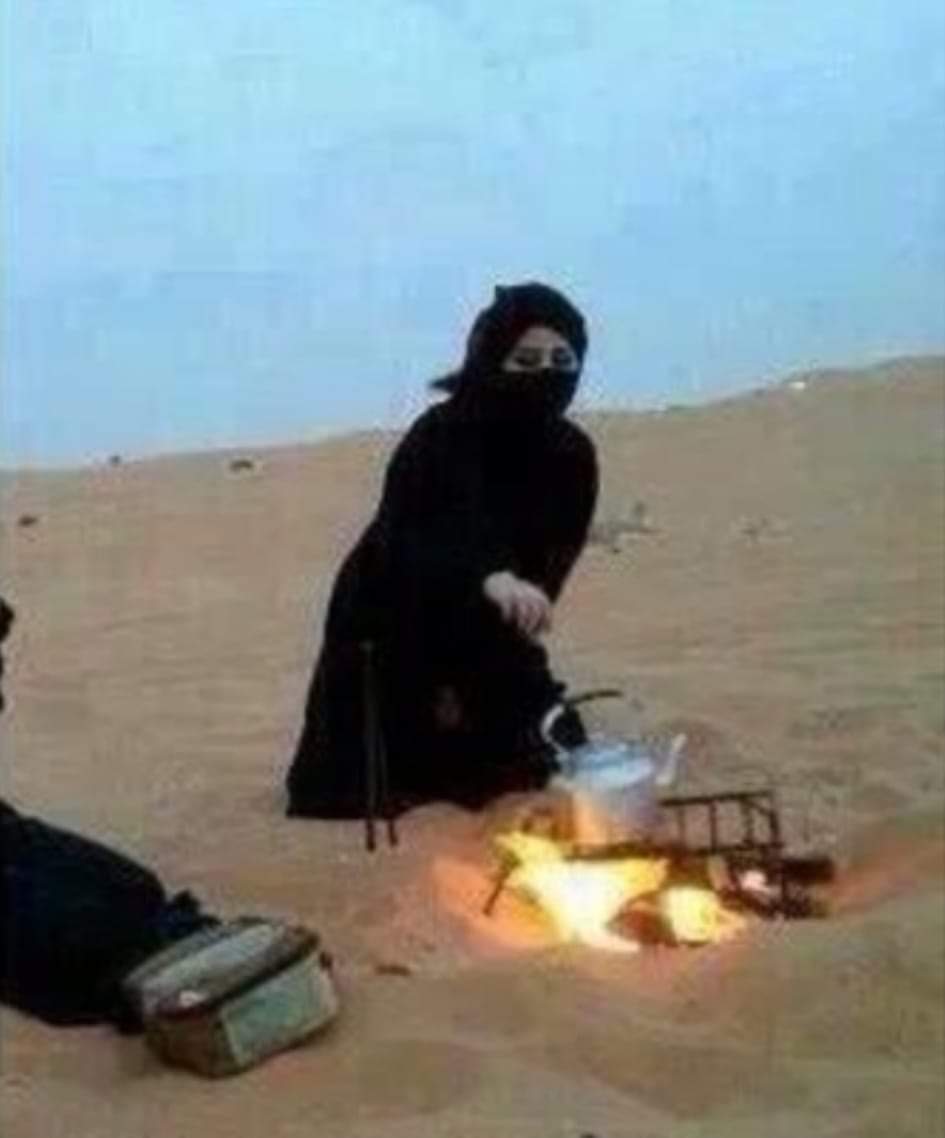 lyalmzyny7's tweet photo. نار شوقك بالحشى حيل تكويني
          يمرررر اليوم مدري ليله من نهاااره

صوتك يلي بجوف الليل يواسيني
         وحبك م قدرت اخفي وكتم اسراره

حبك سكن قلبي ومجري شرايني
           انتي لعمري وعقلي هذا اخر قراراه💛😘 https://t.co/O0jNNt7YBB