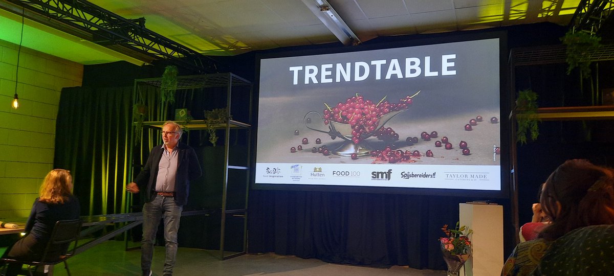 DuurzaamEten's tweet photo. Vandaag voor de 3e keer de #Food100 prijs gekregen! Fijn om met 99 andere impactvolle voedselveranderaars samen te zijn aan de Trendtable 2023. #Foodinspiration #SFYN #Verspillingsvrij https://t.co/mIt4ENjO3v