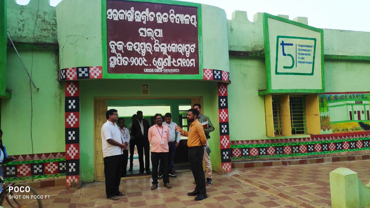 OSEPA_Official's tweet photo. Shri Anupam Saha, IAS, SPD, OSEPA is monitoring the activities under High School Transformation programme under 5T initiatives and Learning Recovery Programme (LRP) in schools of Jeypore Block of Koraput. https://t.co/4CwIV2CewO