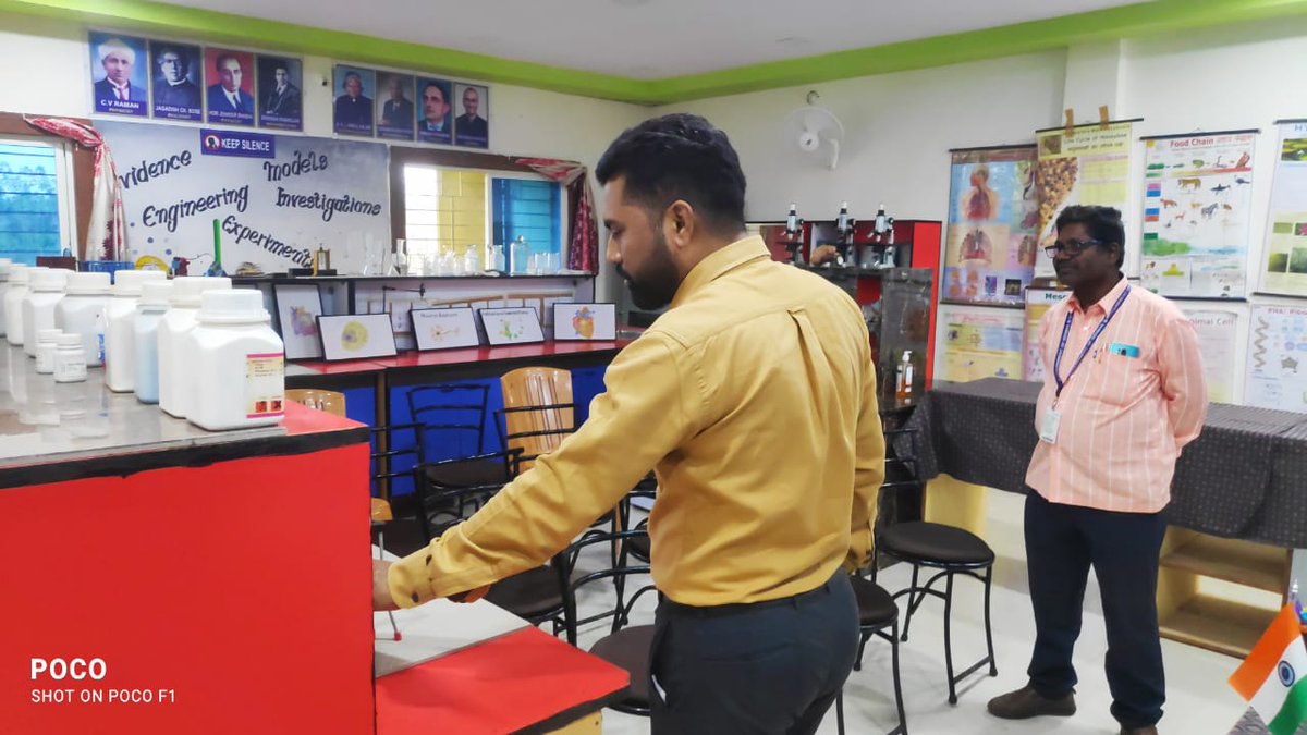 OSEPA_Official's tweet photo. Shri Anupam Saha, IAS, SPD, OSEPA is monitoring the activities under High School Transformation programme under 5T initiatives and Learning Recovery Programme (LRP) in schools of Jeypore Block of Koraput. https://t.co/4CwIV2CewO