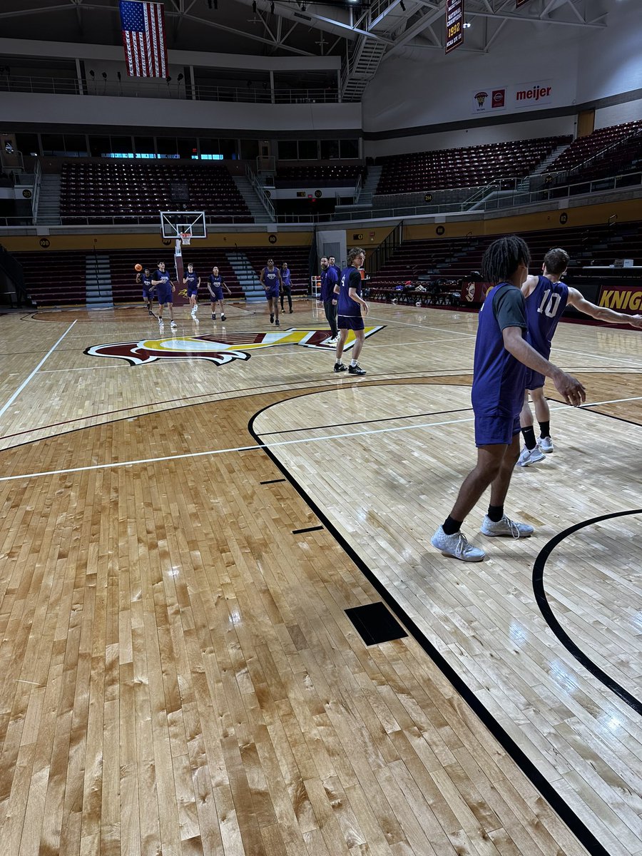 Shoot around ☑️
Game time <a href="/CalvinMensBball/">Calvin Basketball</a>
7:30pm EST 

📺 youtube.com/c/CalvinKnights

#GoRegents