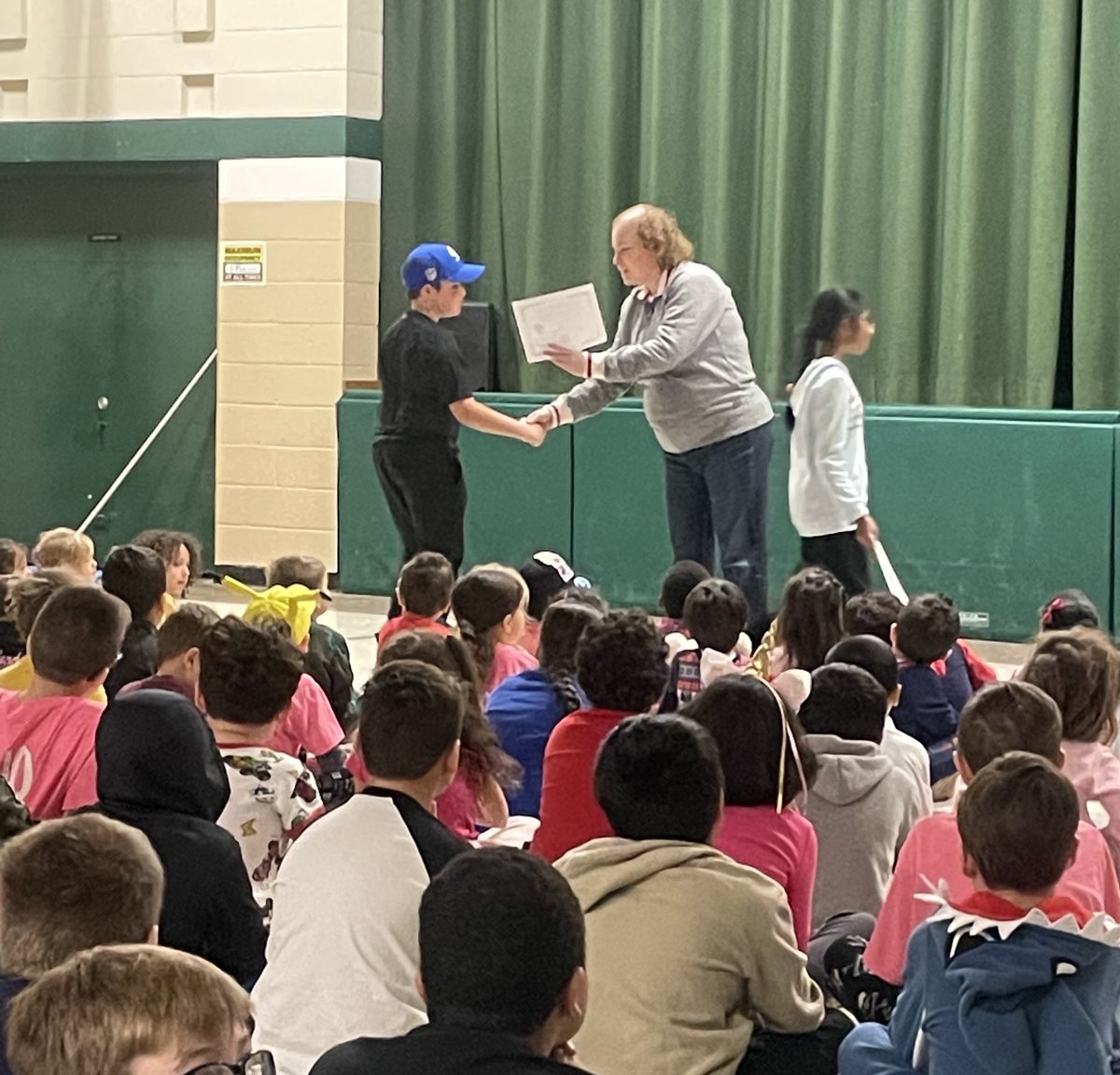 Congratulations to our students of the month! Thank you for your kindness and generosity.