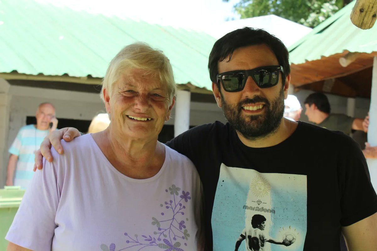 andres_merani's tweet photo. Queremos agradecer especialmente a Manu y a Aye, profes que acompañaron a lo largo de este año a las afiliadas y los afiliados de la mejor manera.
¡Nos reencontraremos pronto! 🙌
#PAMIpresente 🇦🇷 https://t.co/2t3XFe5ObE